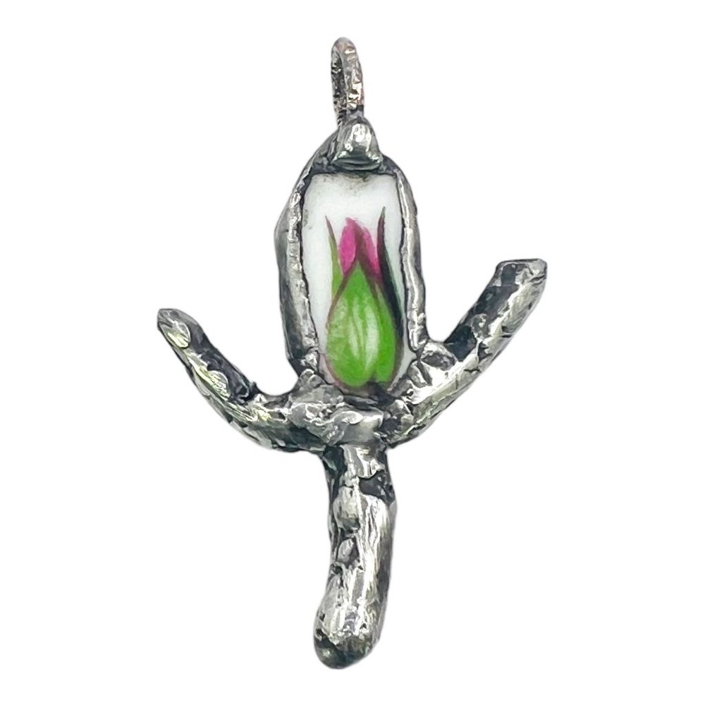 Royal Albert Old Country Roses Artisan Pendant Encased in Silver-Blend Metalwork